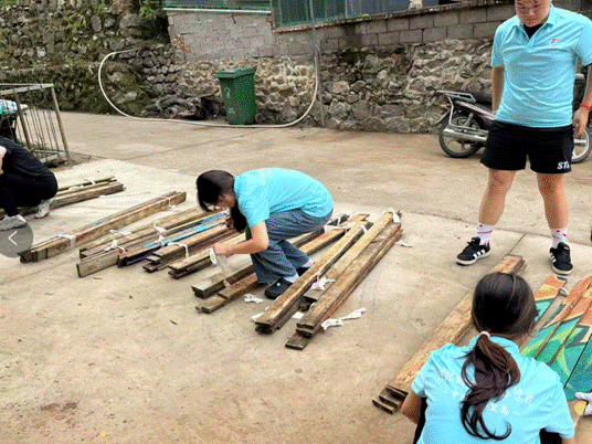 7-实践团整理木材