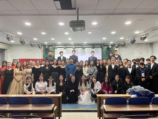 说明: C:\Users\清华同方\Desktop\1217新闻稿件\艺术学院成功举办“以艺战疫，以乐传情”主题团日活动\活动现场1.jpg